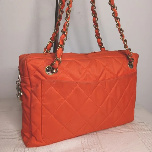 CHANEL ✨️ VINTAGE QUILTED RED/ORANGE NYLON SHOULDER BAG - Picture 15 of 15